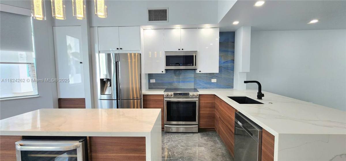 Townhouse for rent at 2146 Van Buren St, Hollywood, FL 33020