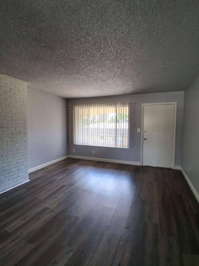 Apartment for rent at 3331 E Sierra Madre Ave, Fresno, CA 93726