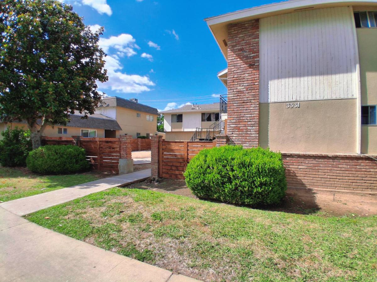 Apartment for rent at 3331 E Sierra Madre Ave, Fresno, CA 93726