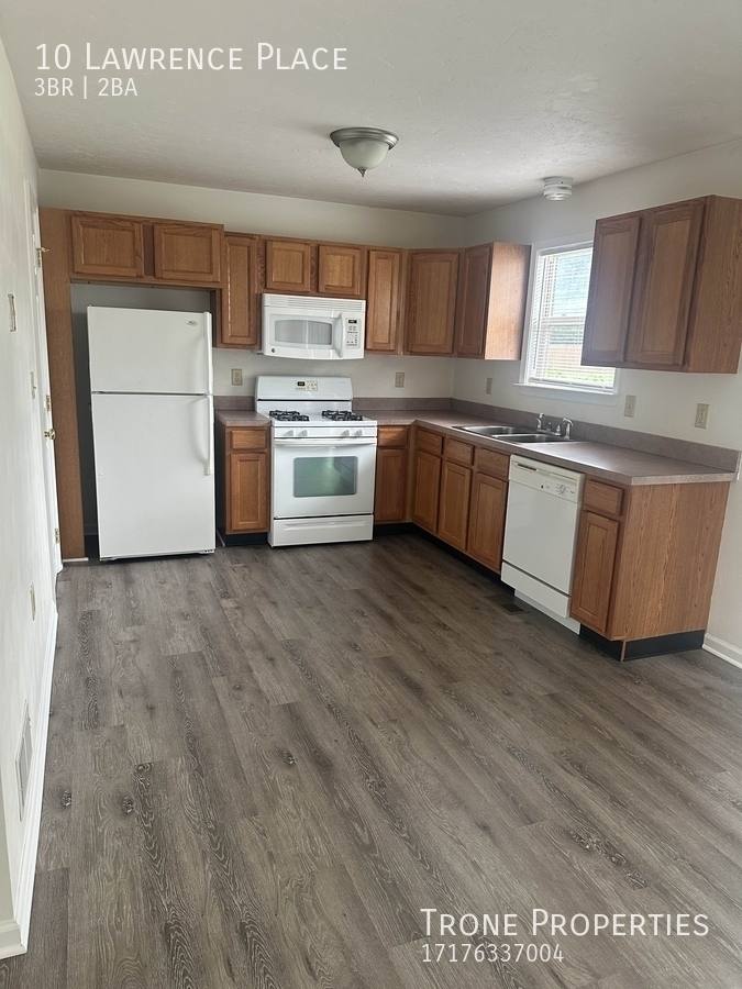 Townhouse for rent at 10 Lawrence Place, New Oxford, PA 17350