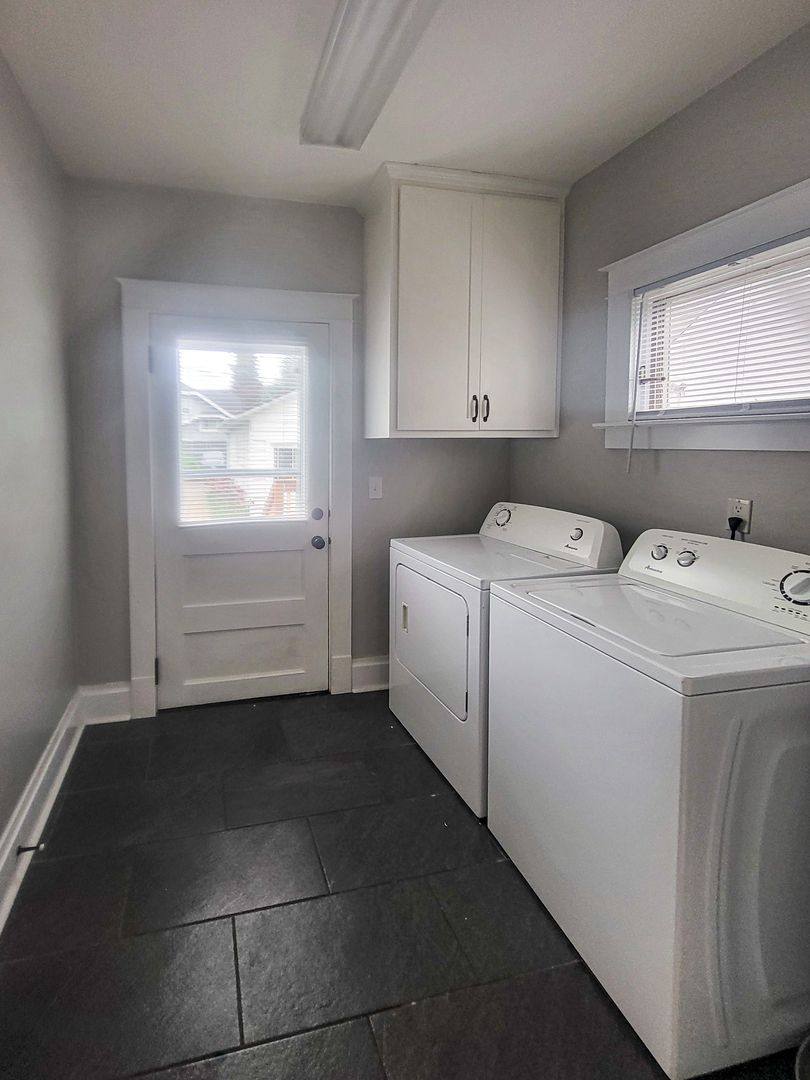 House for rent at 944 Cottage St NE, Salem, OR 97301