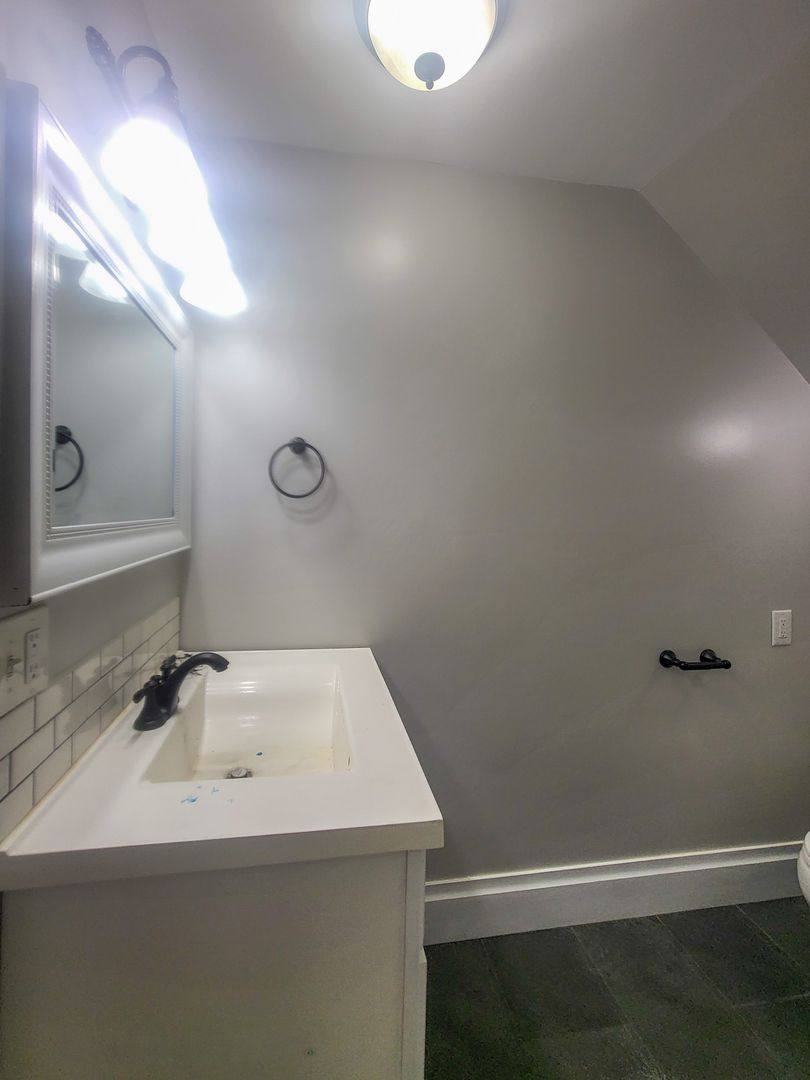 House for rent at 944 Cottage St NE, Salem, OR 97301