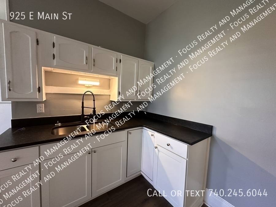 Apartment for rent at 925 E Main St, Lancaster, OH 43130