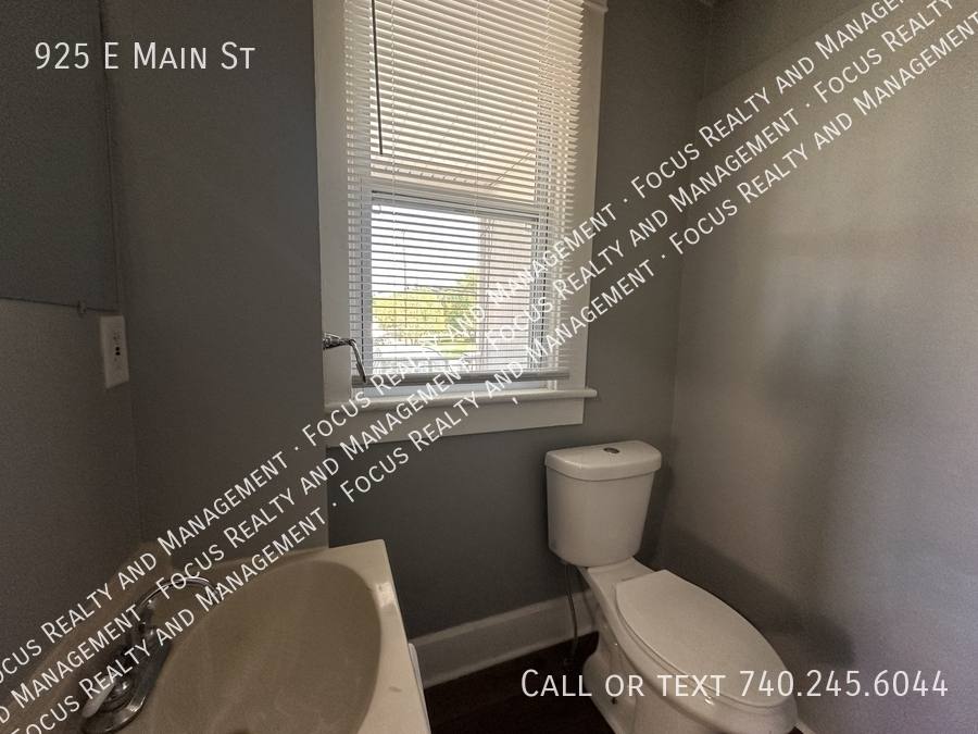 Apartment for rent at 925 E Main St, Lancaster, OH 43130