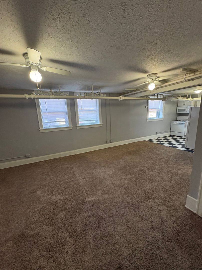 Apartment for rent at 3871 Farnam St, Omaha, NE 68131