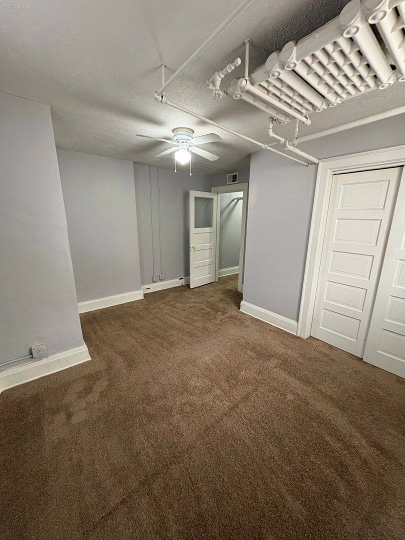Apartment for rent at 3871 Farnam St, Omaha, NE 68131
