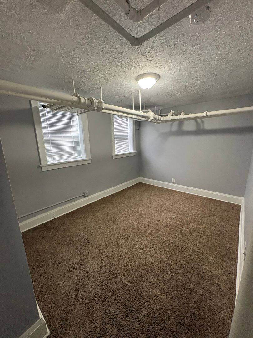 Apartment for rent at 3871 Farnam St, Omaha, NE 68131