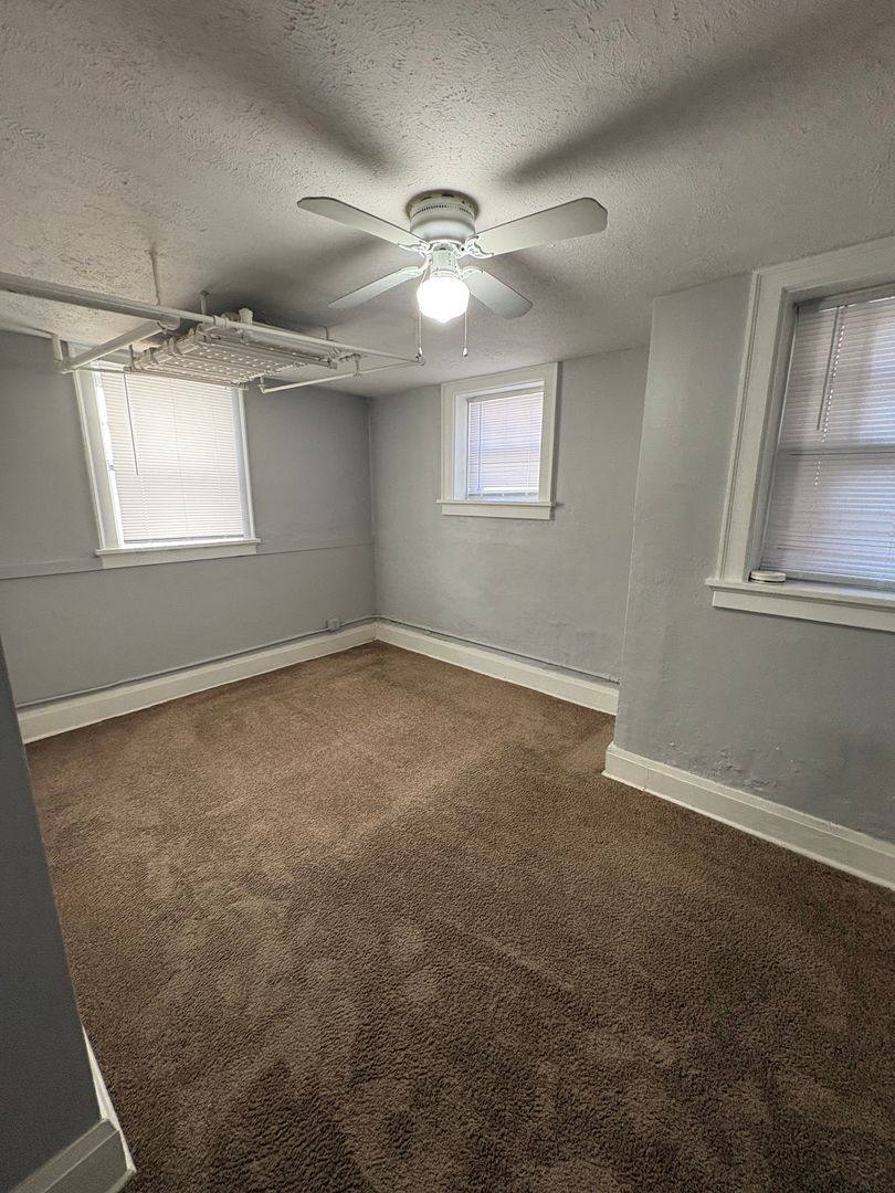 Apartment for rent at 3871 Farnam St, Omaha, NE 68131