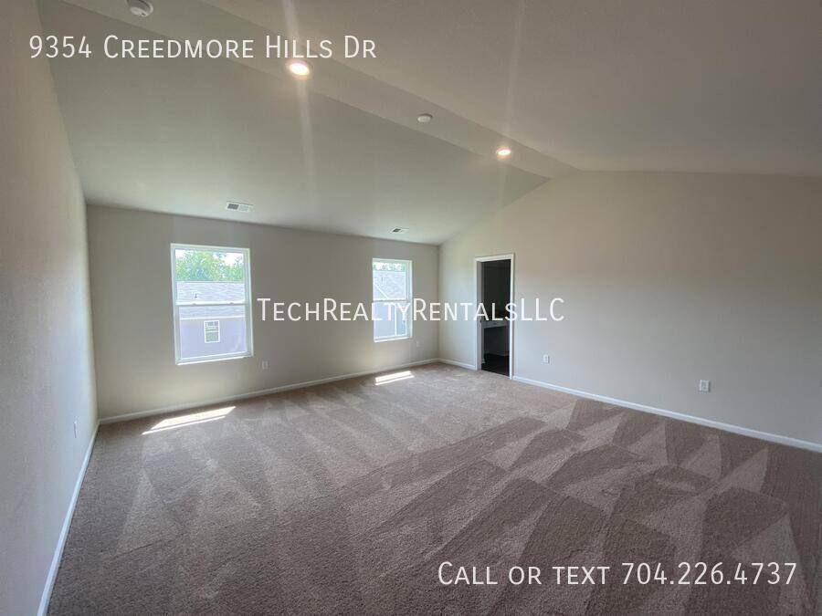 House for rent at 9354 Creedmore Hills Dr, Charlotte, NC 28214