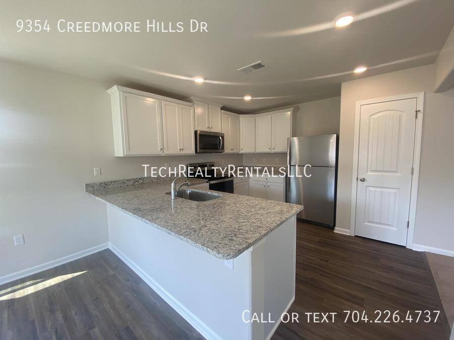House for rent at 9354 Creedmore Hills Dr, Charlotte, NC 28214
