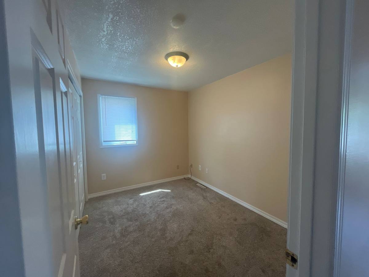 Apartment for rent at 886 Wescott Square, Saint Paul, MN 55123