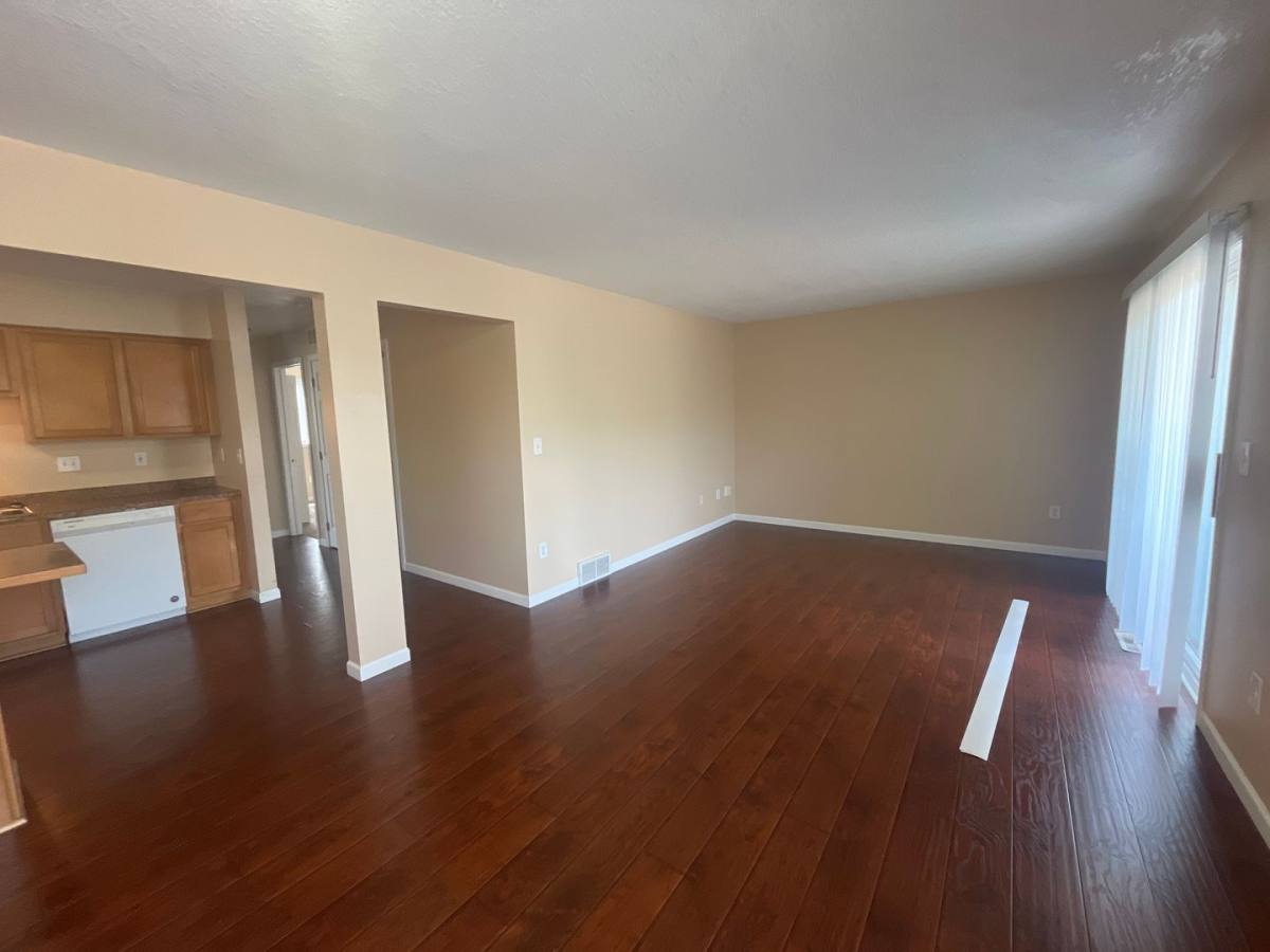 Apartment for rent at 886 Wescott Square, Saint Paul, MN 55123