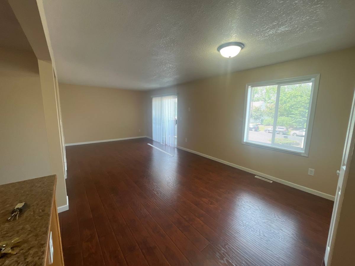 Apartment for rent at 886 Wescott Square, Saint Paul, MN 55123