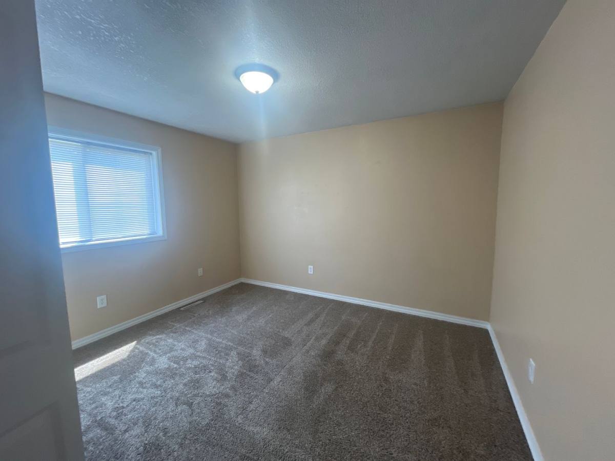 Apartment for rent at 886 Wescott Square, Saint Paul, MN 55123