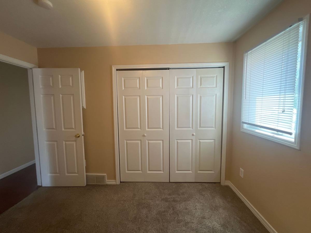 Apartment for rent at 886 Wescott Square, Saint Paul, MN 55123