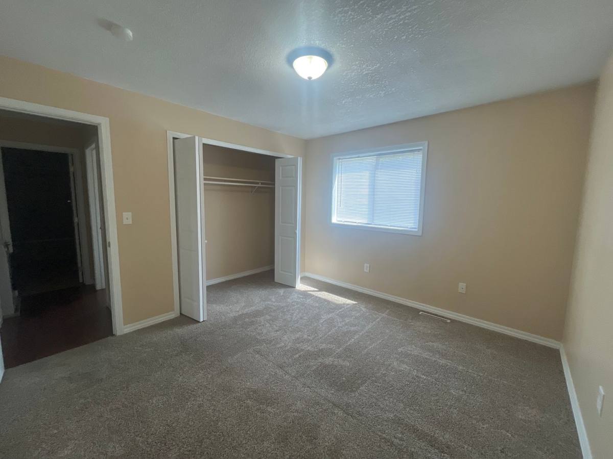 Apartment for rent at 886 Wescott Square, Saint Paul, MN 55123