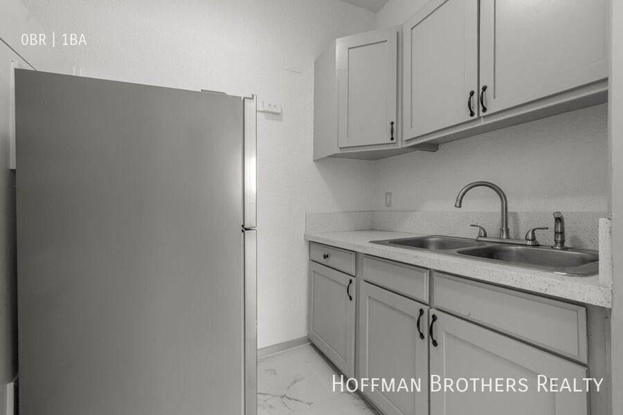 Apartment for rent at 123 S Westmoreland Ave #6, Los Angeles, CA 90004