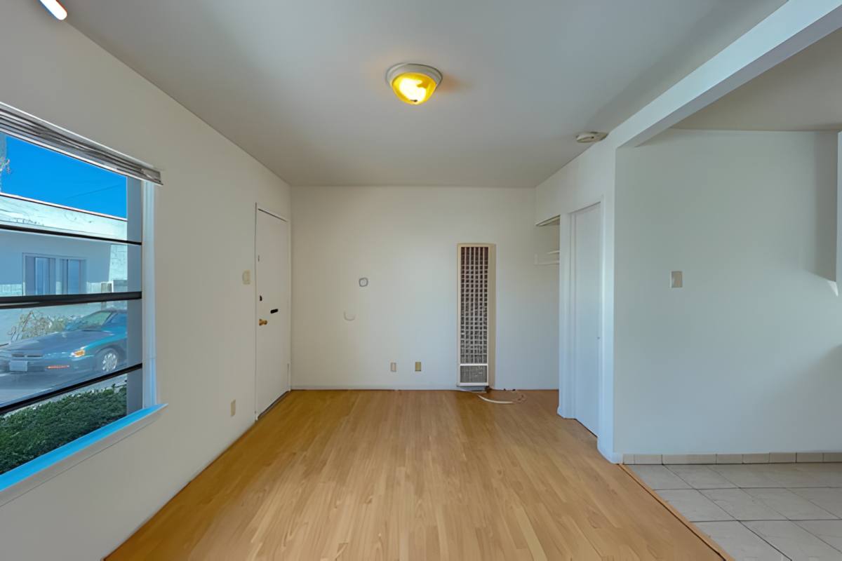 Apartment for rent at 1129 Centinela Ave, Inglewood, CA 90302