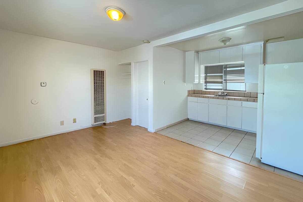 Apartment for rent at 1129 Centinela Ave, Inglewood, CA 90302