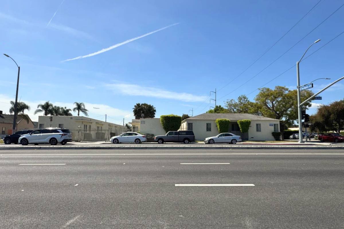 Apartment for rent at 1129 Centinela Ave, Inglewood, CA 90302