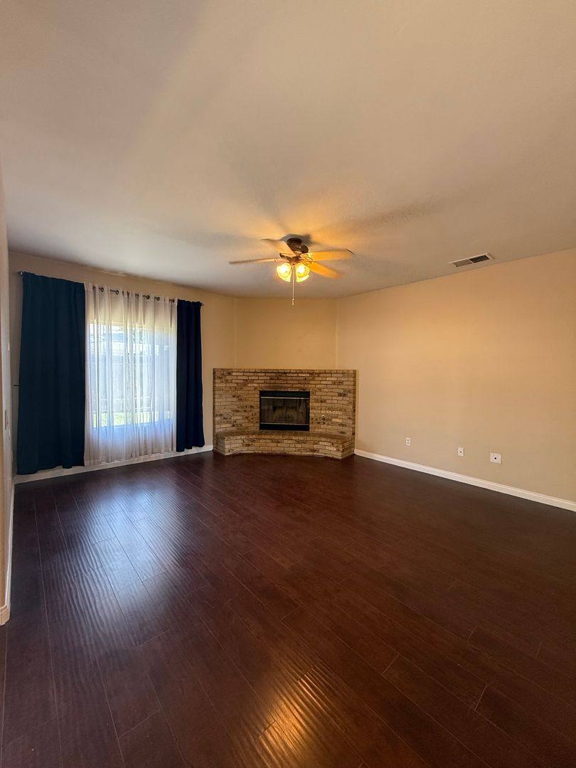House for rent at 5704 Pine Canyon Dr, Bakersfield, CA 93313