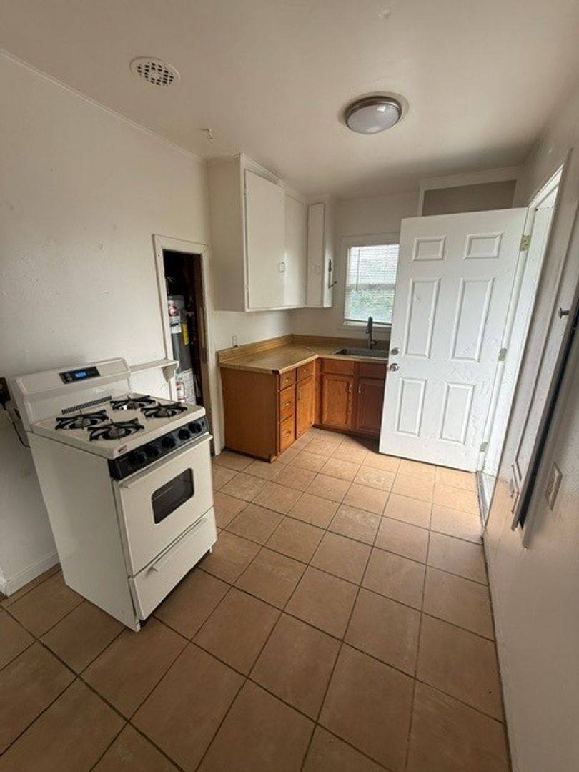 Apartment for rent at 475 & 477 Page St, San Jose, CA 95126