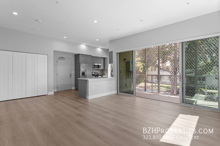 Apartment for rent at 1223 N Hayworth Ave #6, Los Angeles, CA 90046