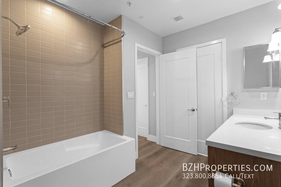 Apartment for rent at 1223 N Hayworth Ave #6, Los Angeles, CA 90046