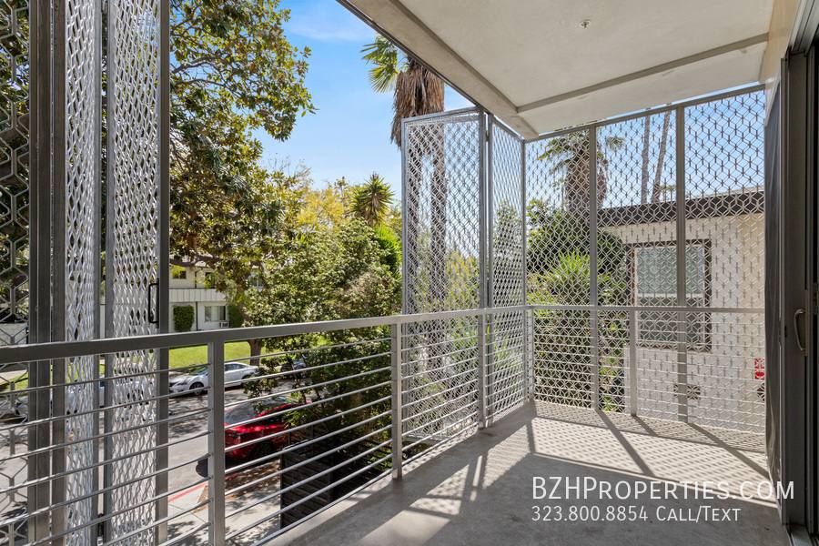 Apartment for rent at 1223 N Hayworth Ave #6, Los Angeles, CA 90046