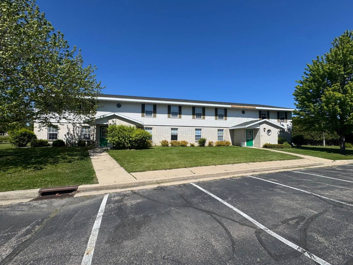 Apartment for rent at 27 Iki Dr, Edgerton, WI 53534