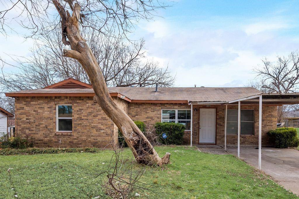 Apartment for rent at 3864 Castle Hills Dr, Dallas, TX 75241