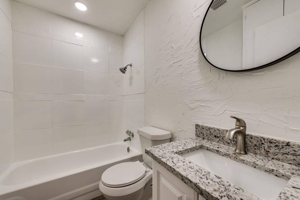 Apartment for rent at 3864 Castle Hills Dr, Dallas, TX 75241