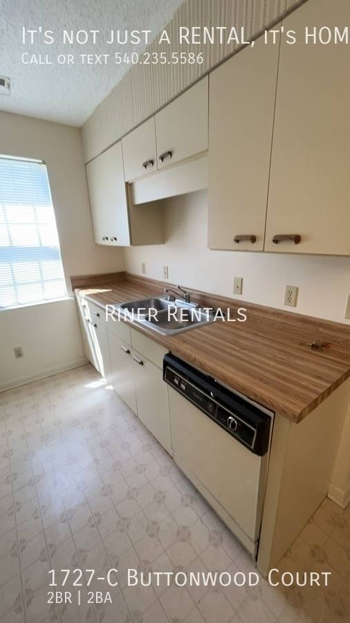 Townhouse for rent at 1727-C Buttonwood Court, Harrisonburg, VA 22802