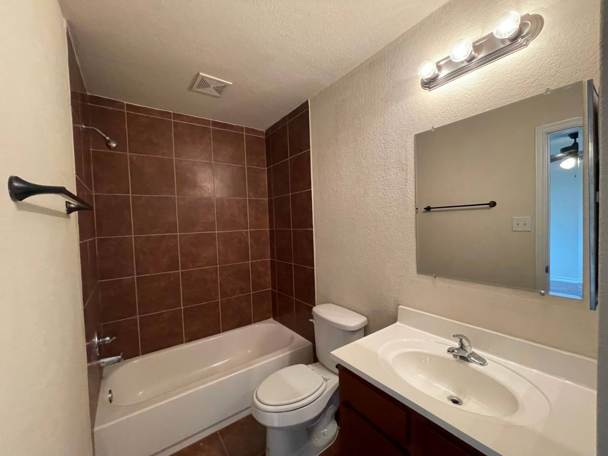 Townhouse for rent at 16828 Dancing Ava #1, Schertz, TX 78154