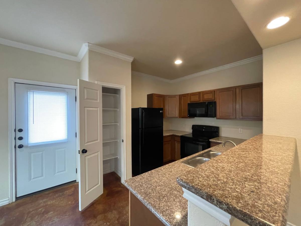 Townhouse for rent at 16828 Dancing Ava #1, Schertz, TX 78154