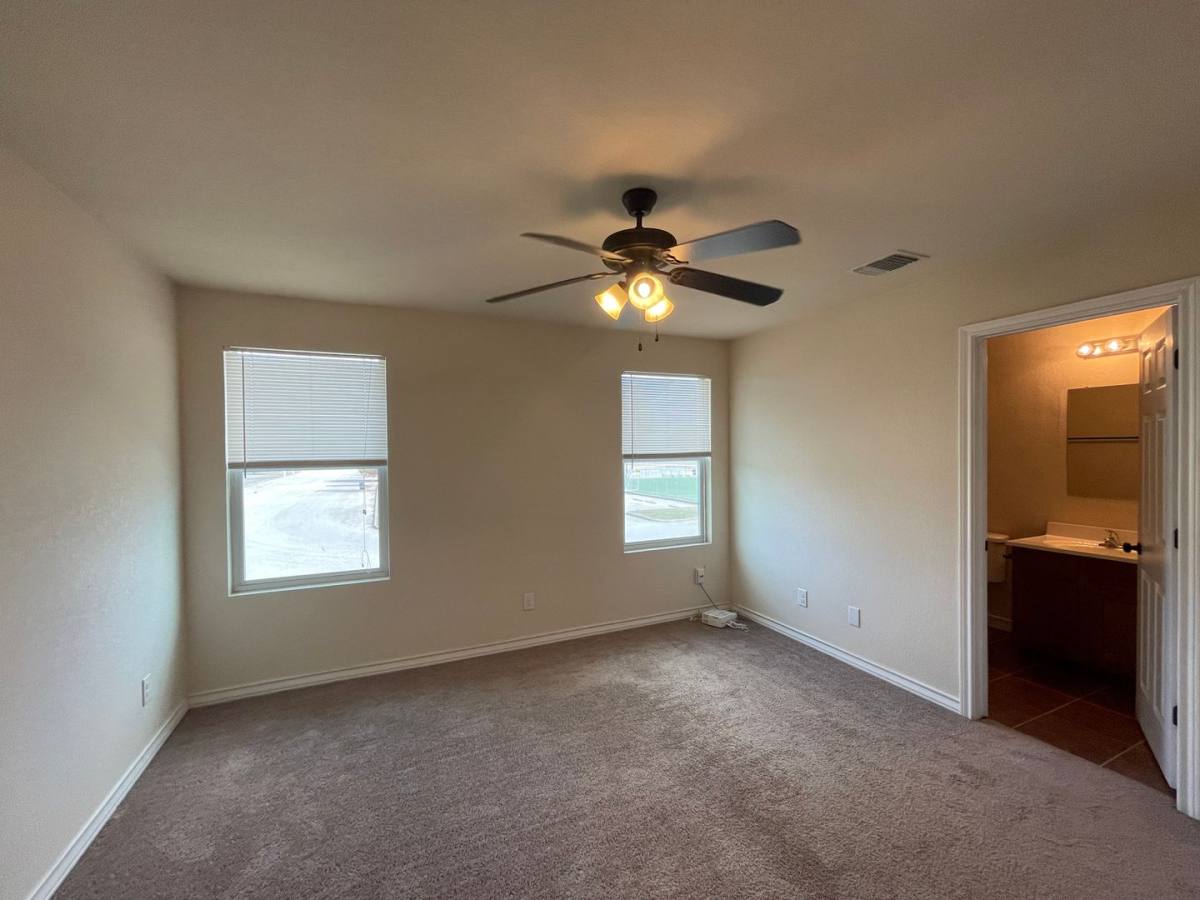 Townhouse for rent at 16828 Dancing Ava #1, Schertz, TX 78154