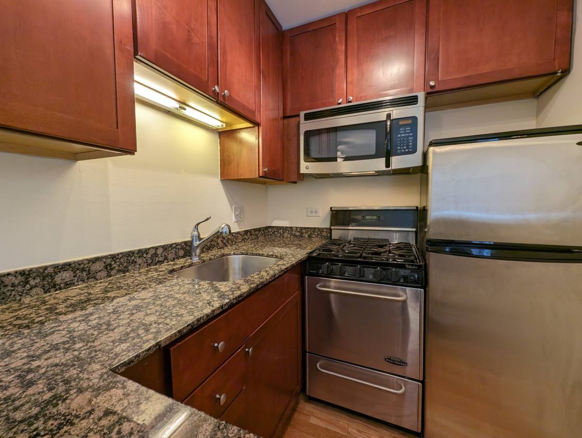 Apartment for rent at 625 W Wrightwood, Chicago, IL 60614