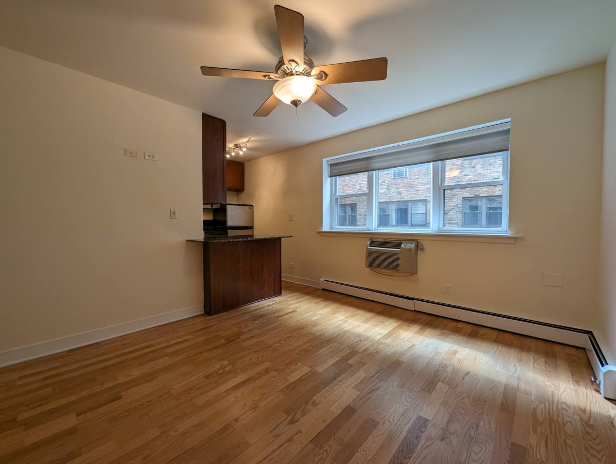 Apartment for rent at 625 W Wrightwood, Chicago, IL 60614