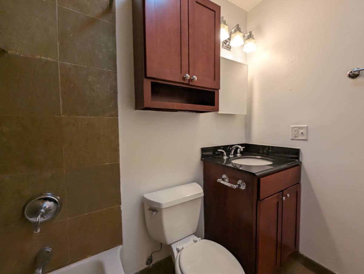 Apartment for rent at 625 W Wrightwood, Chicago, IL 60614