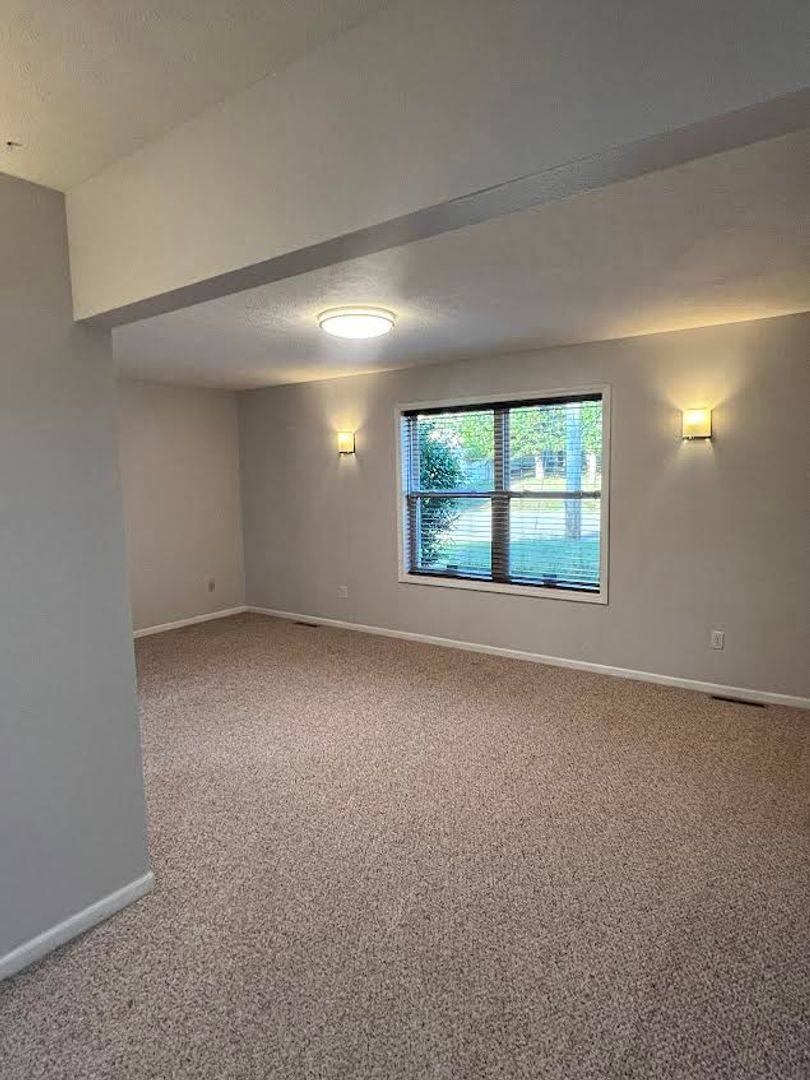 House for rent at 1700 McCutchen Rd, Rolla, MO 65401