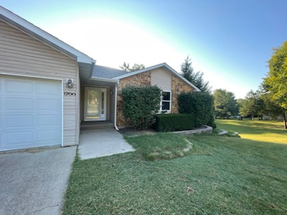 House for rent at 1700 McCutchen Rd, Rolla, MO 65401