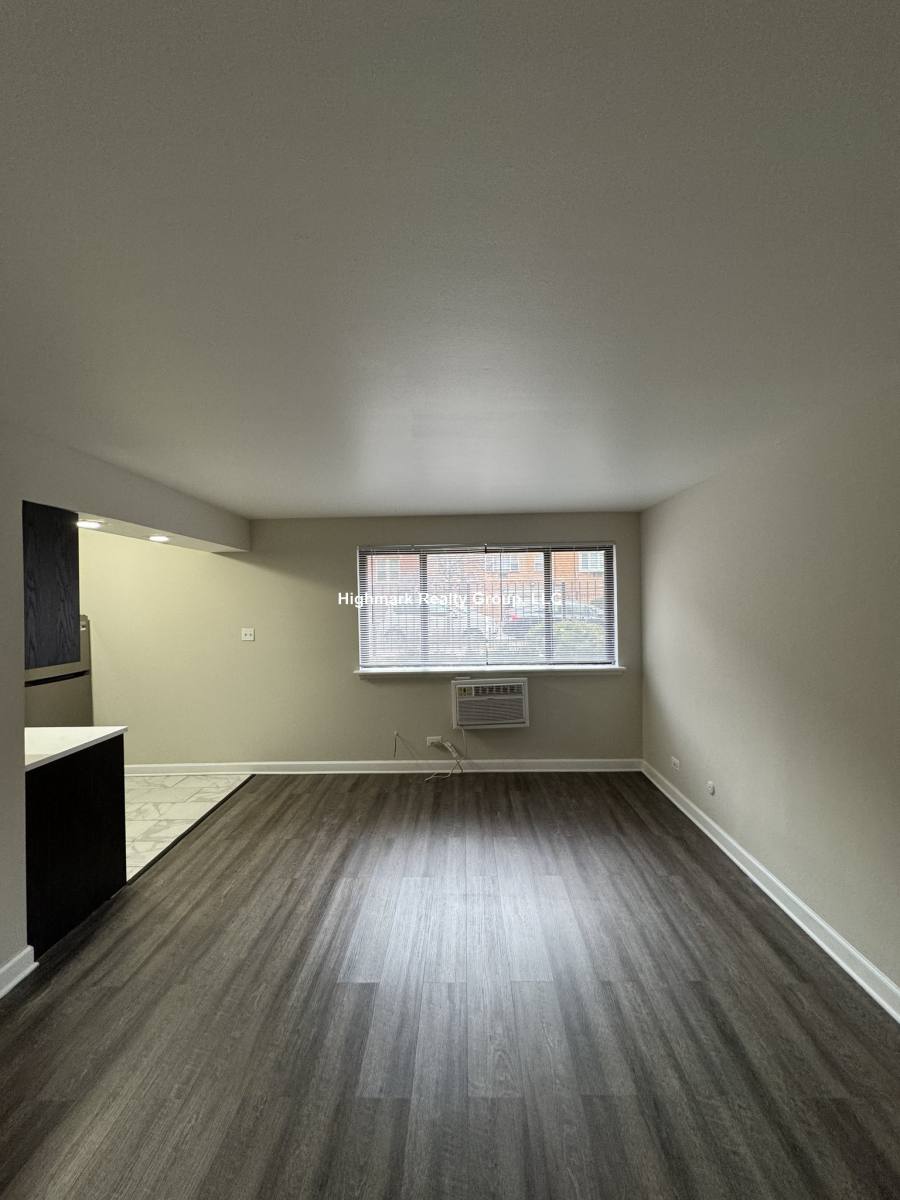 Apartment for rent at 5917 N Kenmore Ave #102, Chicago, IL 60660
