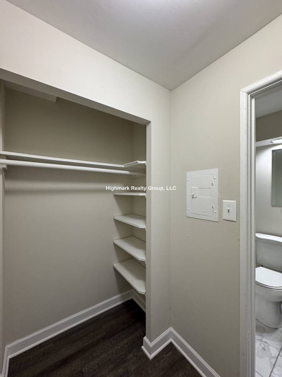 Apartment for rent at 5917 N Kenmore Ave #102, Chicago, IL 60660