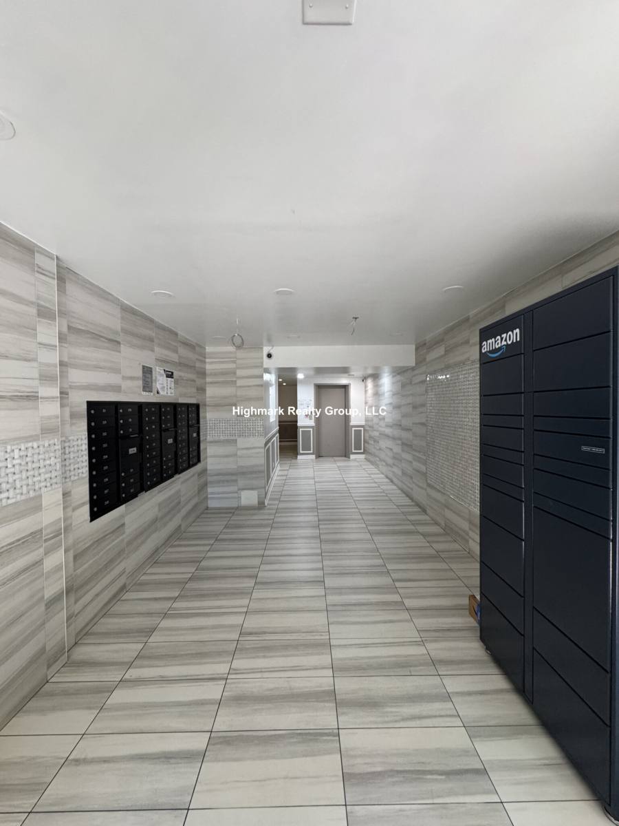 Apartment for rent at 5917 N Kenmore Ave #102, Chicago, IL 60660