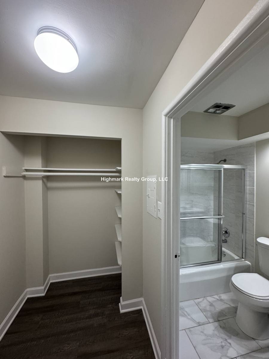 Apartment for rent at 5917 N Kenmore Ave #102, Chicago, IL 60660