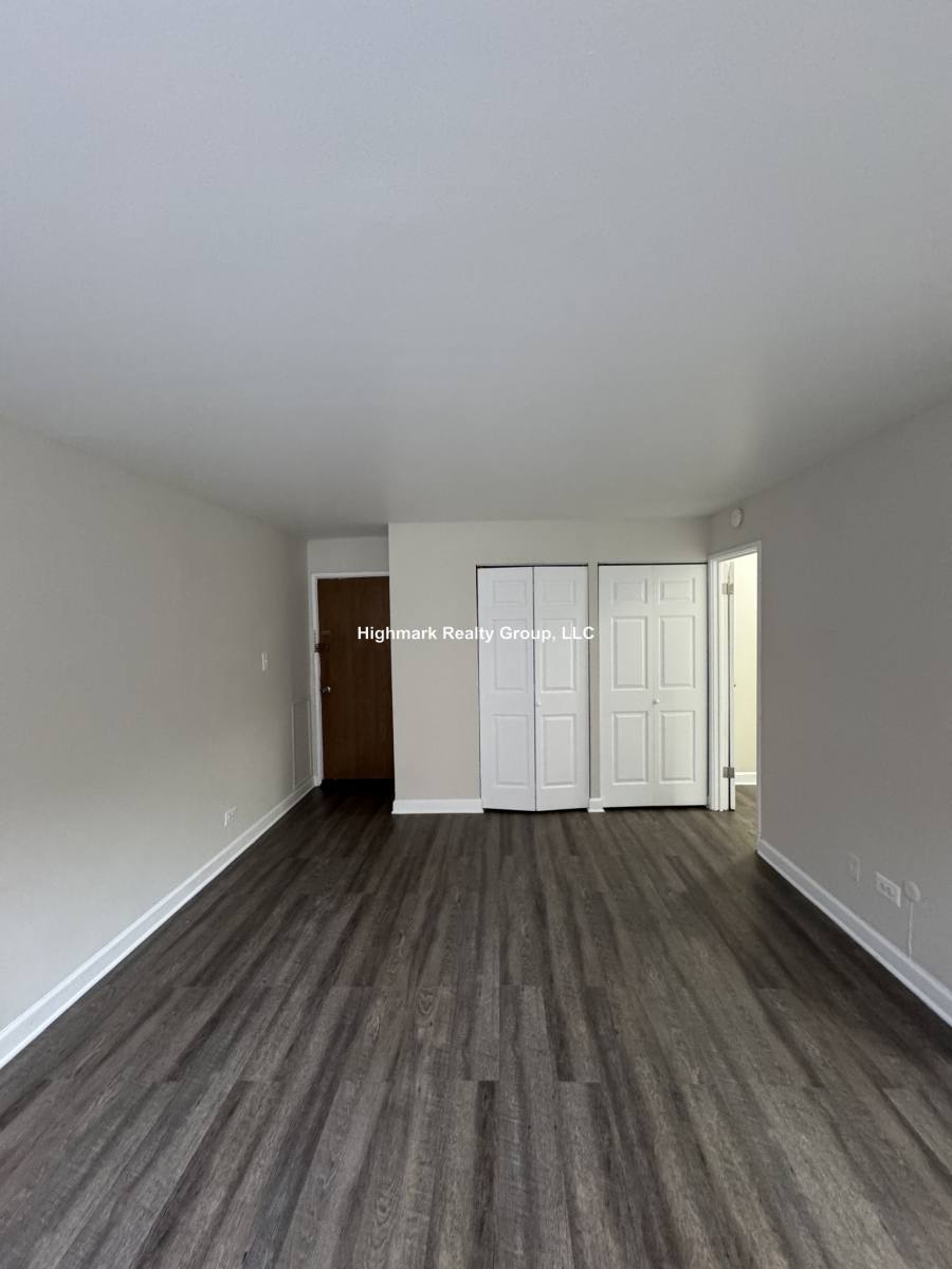 Apartment for rent at 5917 N Kenmore Ave #102, Chicago, IL 60660