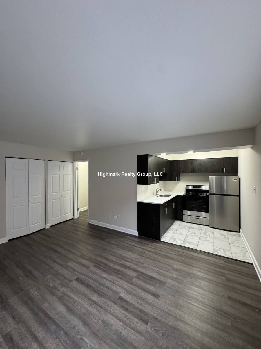 Apartment for rent at 5917 N Kenmore Ave #102, Chicago, IL 60660