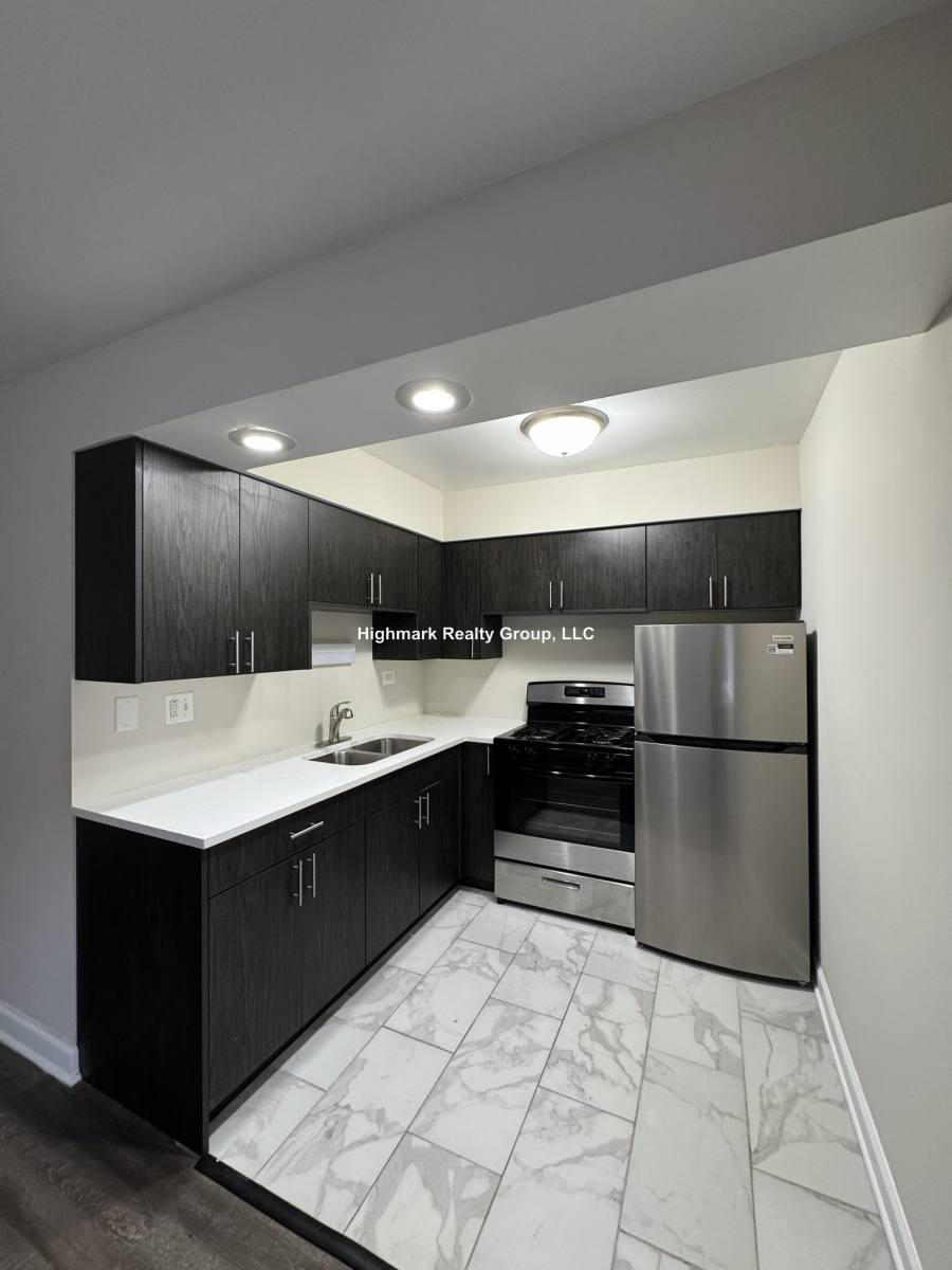 Apartment for rent at 5917 N Kenmore Ave #102, Chicago, IL 60660