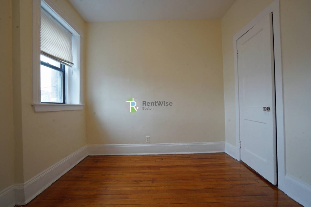 Apartment for rent at 1212 Commonwealth Ave #7, Allston, MA 02134
