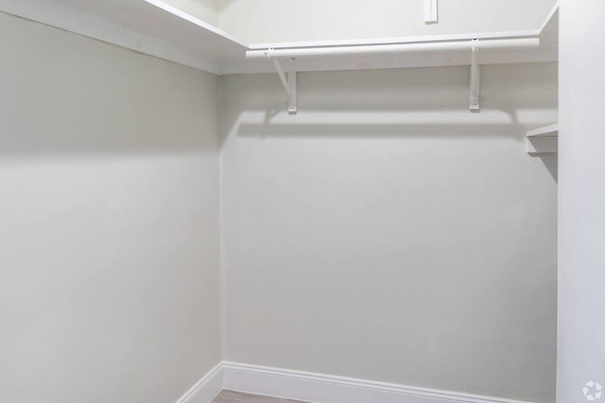 Apartment for rent at 600 40th St N, Saint Petersburg, FL 33713
